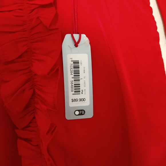 Red blouse - Picture 2 of 3